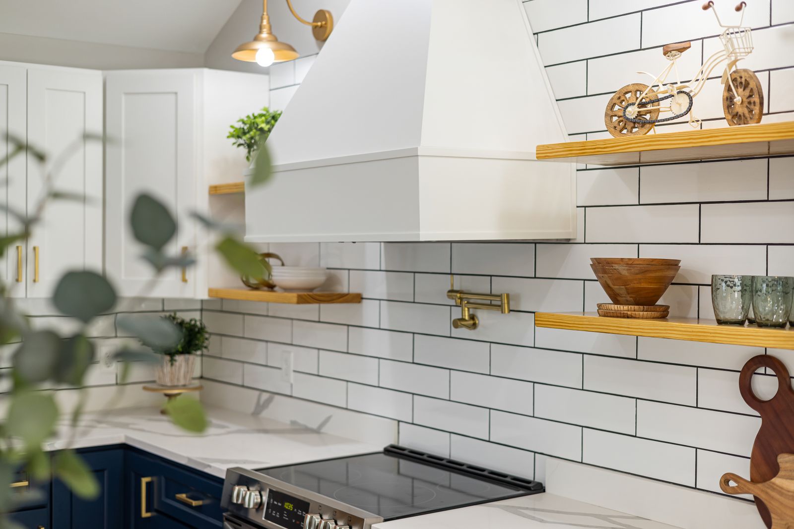 A classic kitchen backsplash